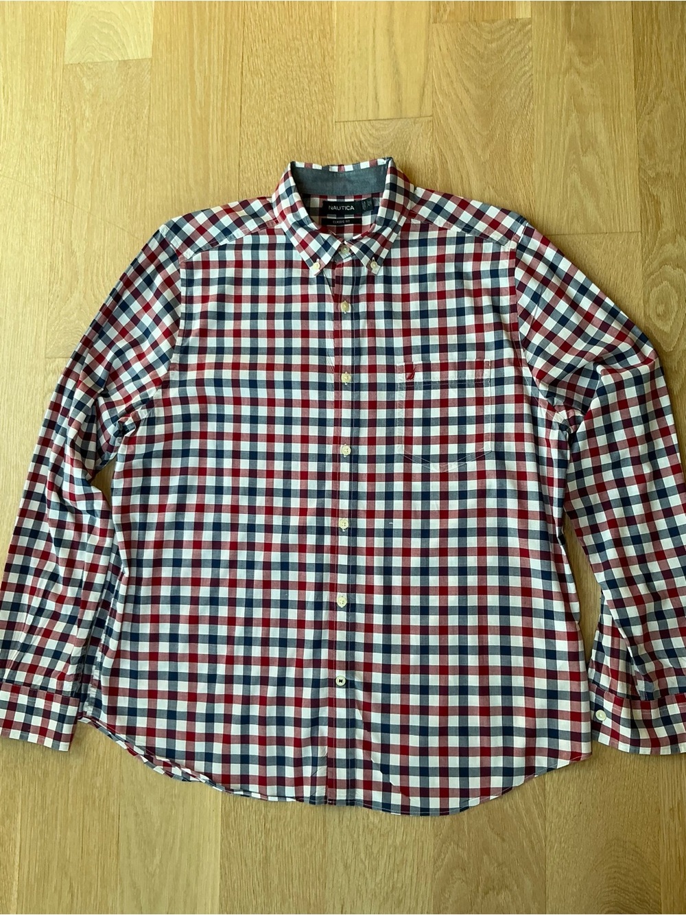 Nautica Classic Fit Wrinkle-Resistant Red, White, & Blue Plaid Shirt Men’s Sz L